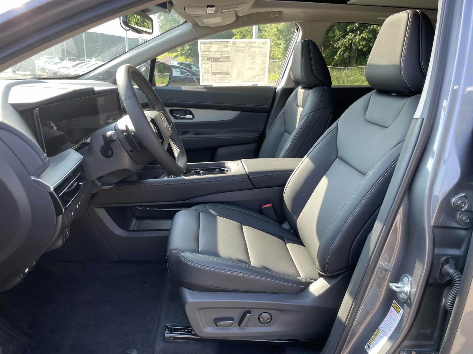 2025 Nissan Murano SL photo 12