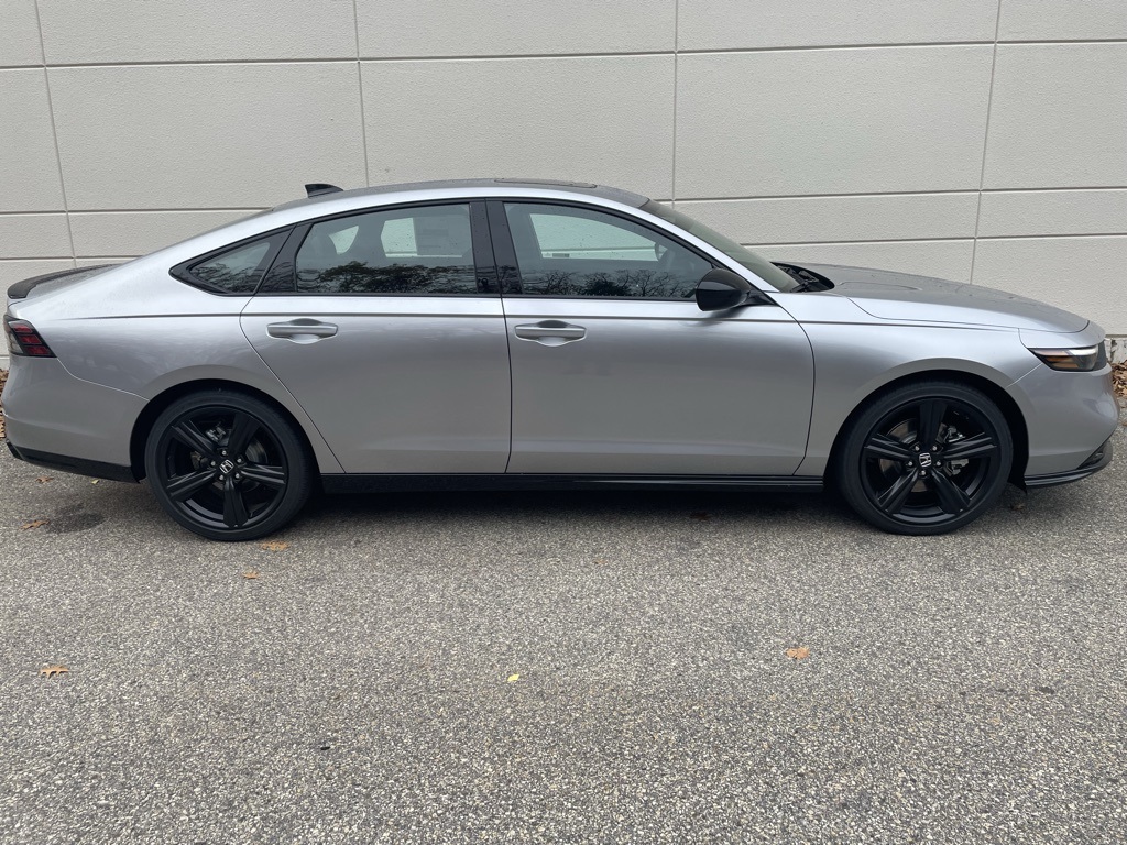 2025 Honda Accord Hybrid Sport-L photo 2