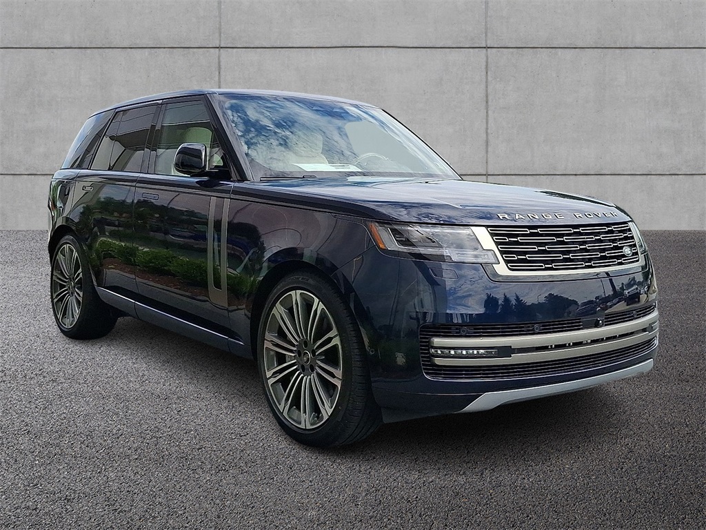 2025 Land Rover Range Rover SE photo 2