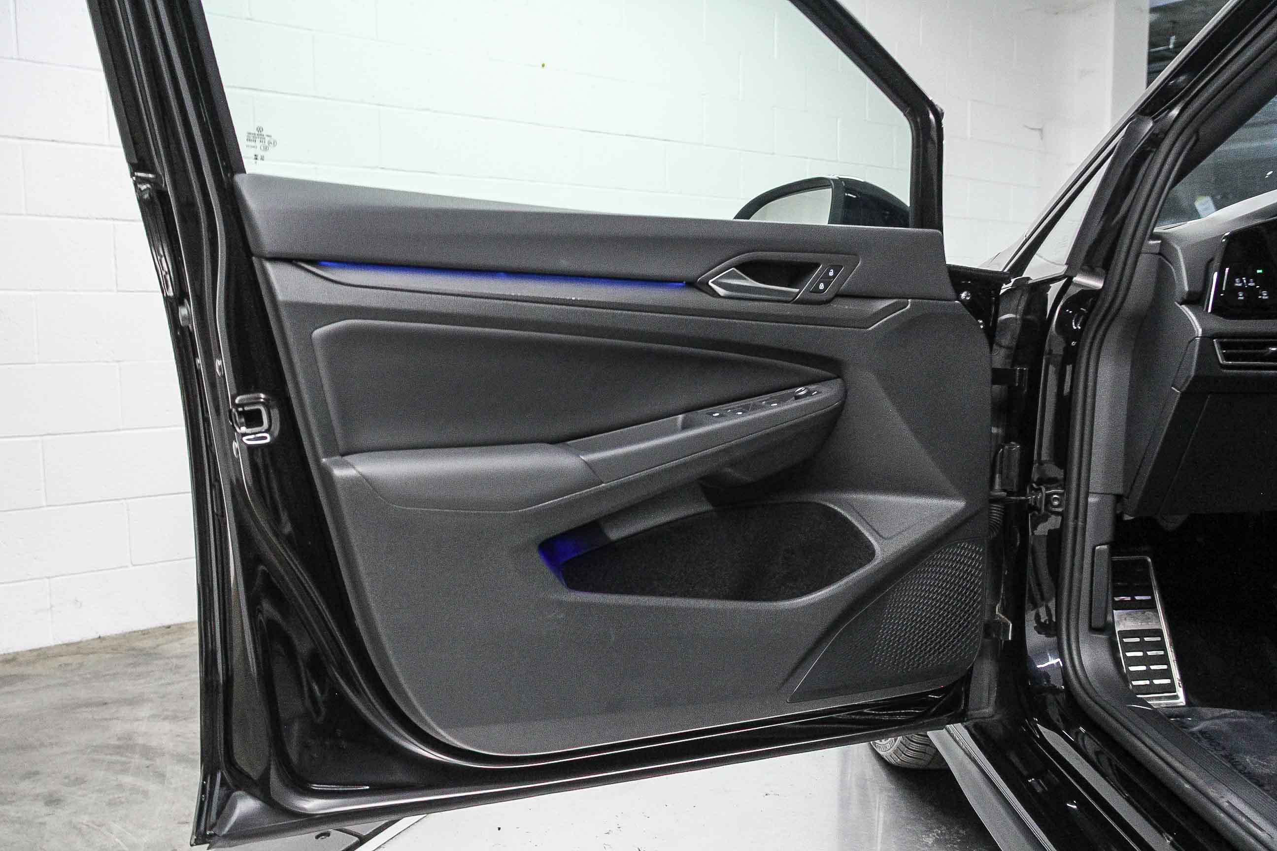2024 Volkswagen Golf GTI SE photo 21