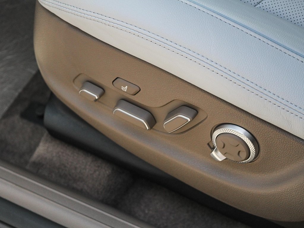 2026 Genesis Electrified GV70 Advanced photo 18