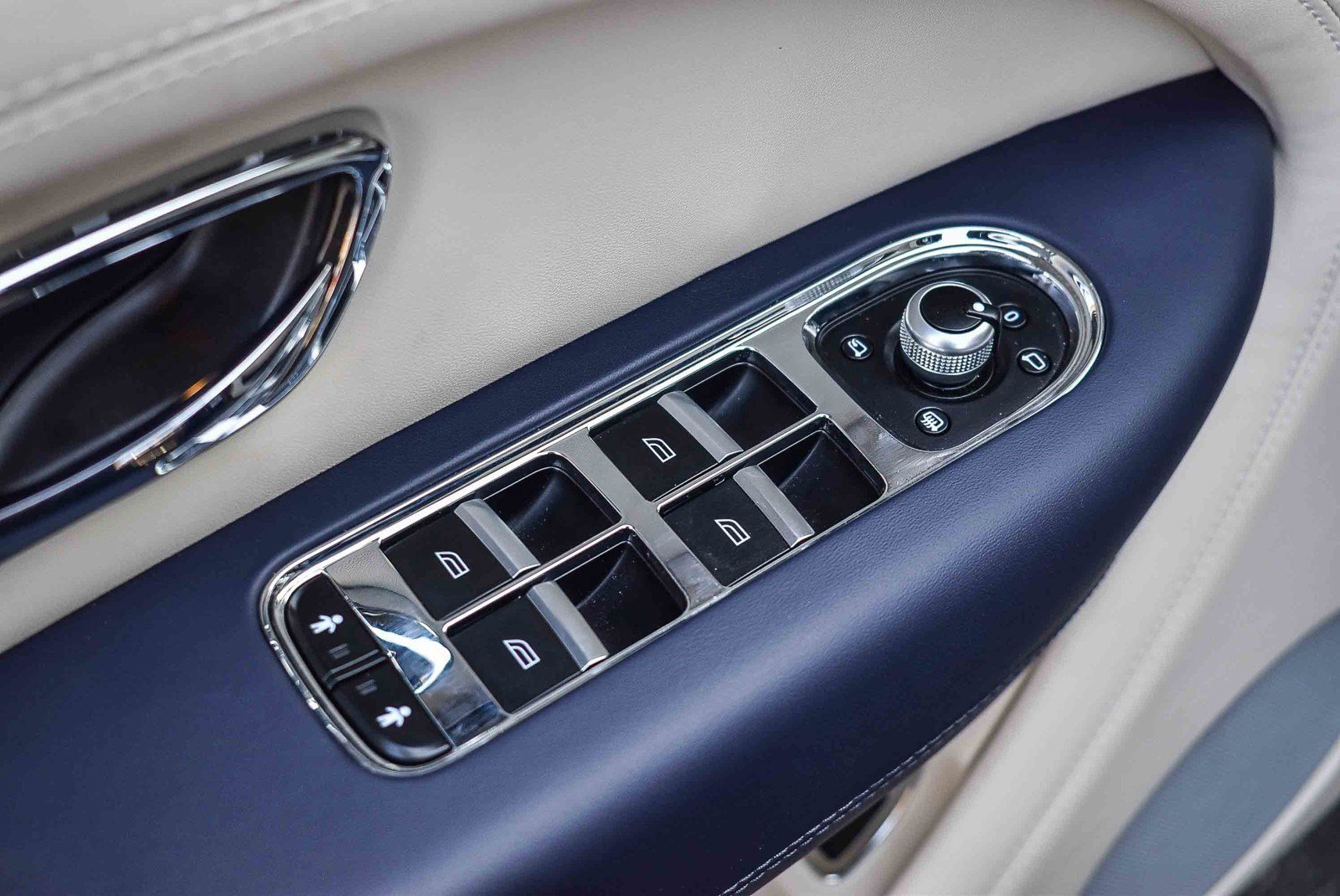 2023 Bentley Bentayga EWB Azure First Edition photo 20