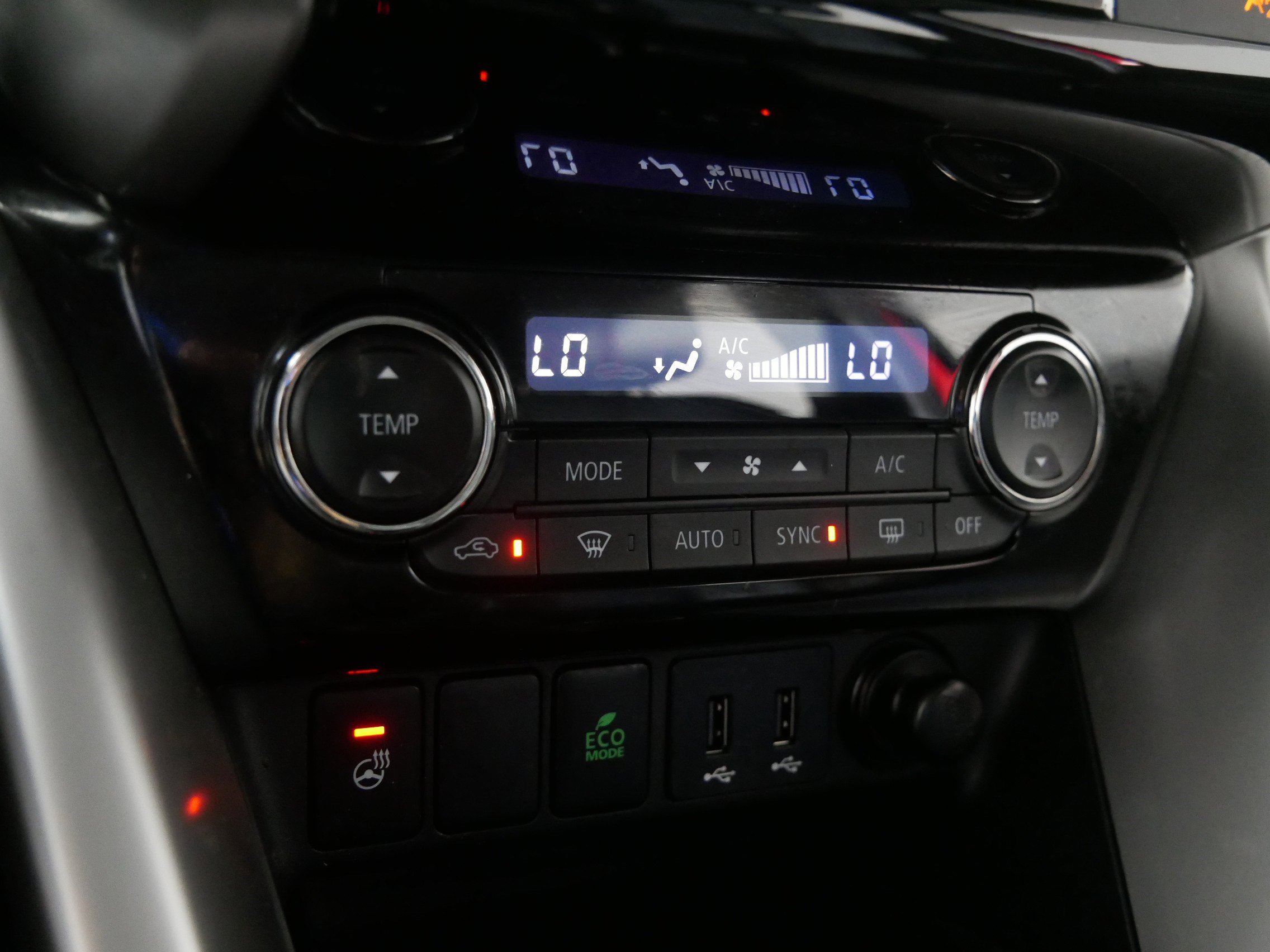 2018 Mitsubishi Eclipse Cross SEL photo 23