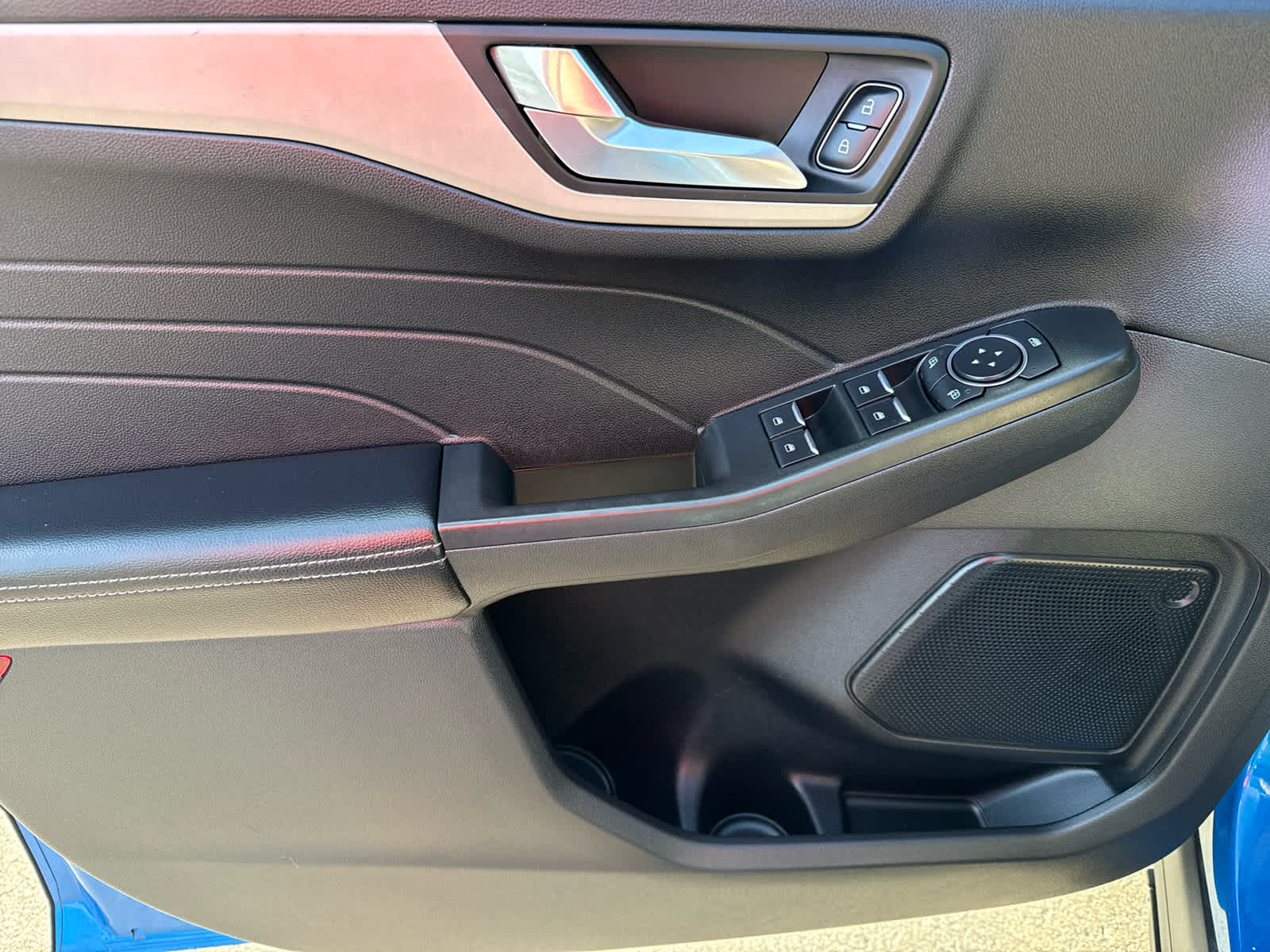 2021 Ford Escape SEL photo 10
