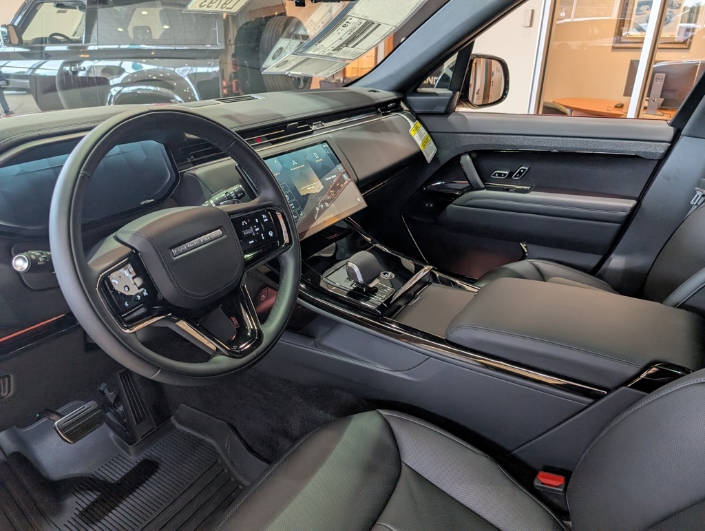 2025 Land Rover Range Rover Sport SE photo 12