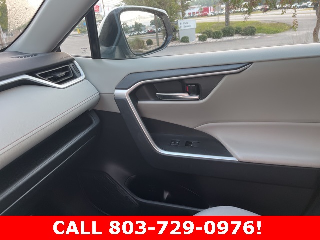 2023 Toyota RAV4 XLE photo 28