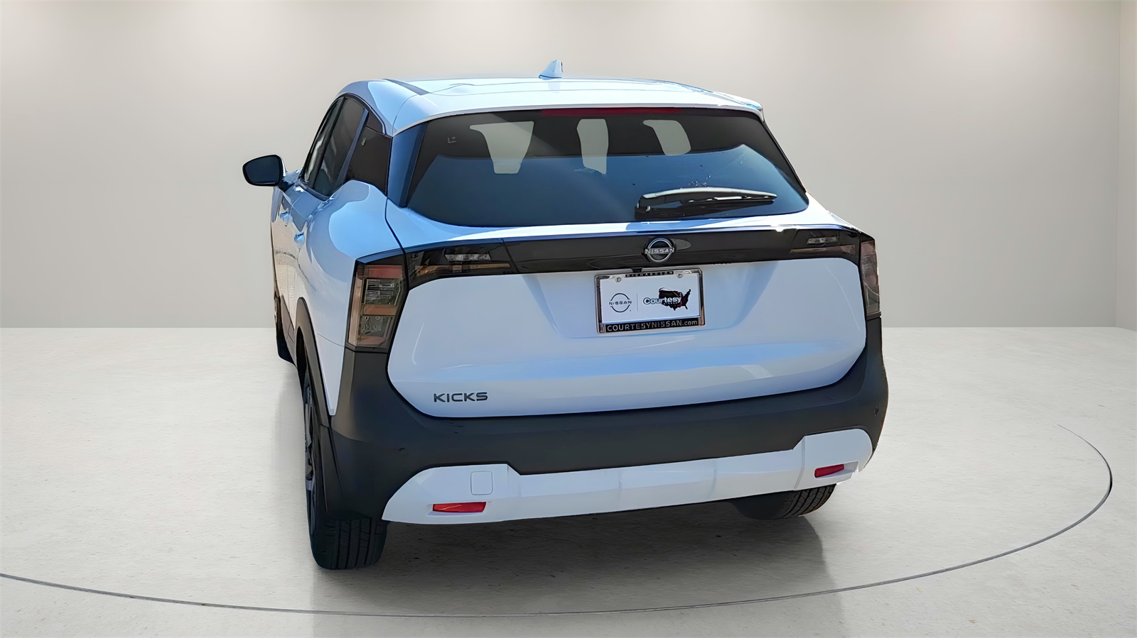 2025 Nissan Kicks SV photo 4