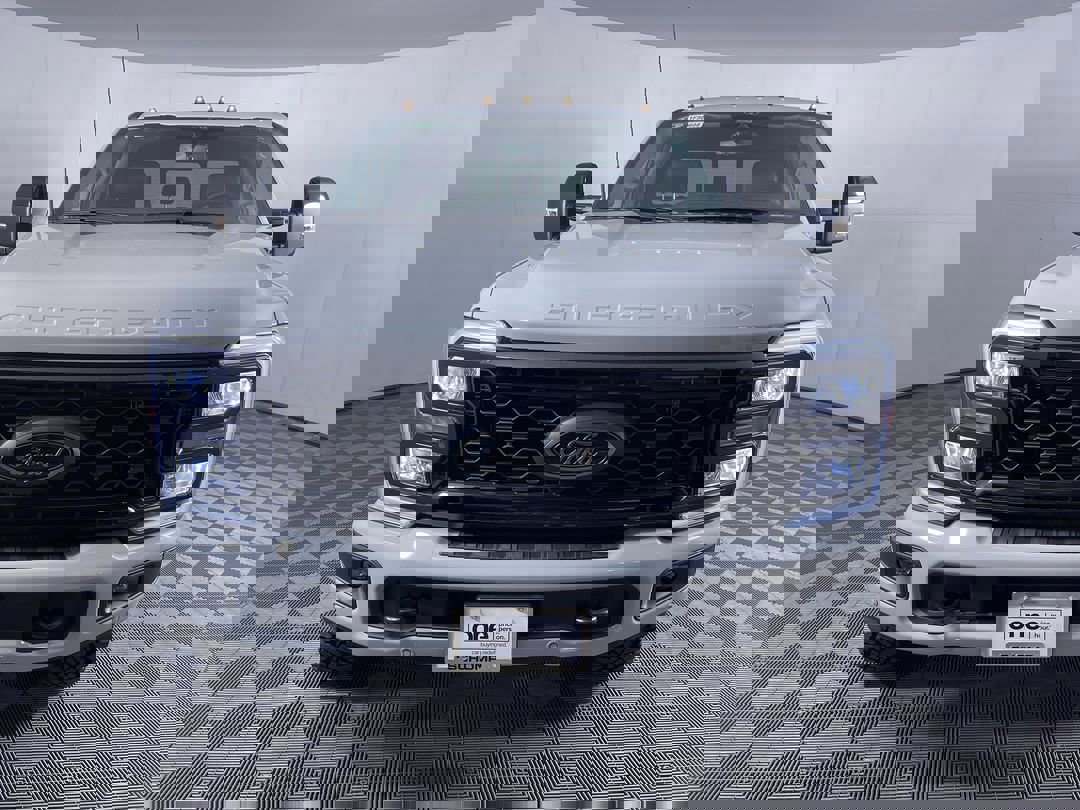 2025 Ford F-250 Lariat photo 3