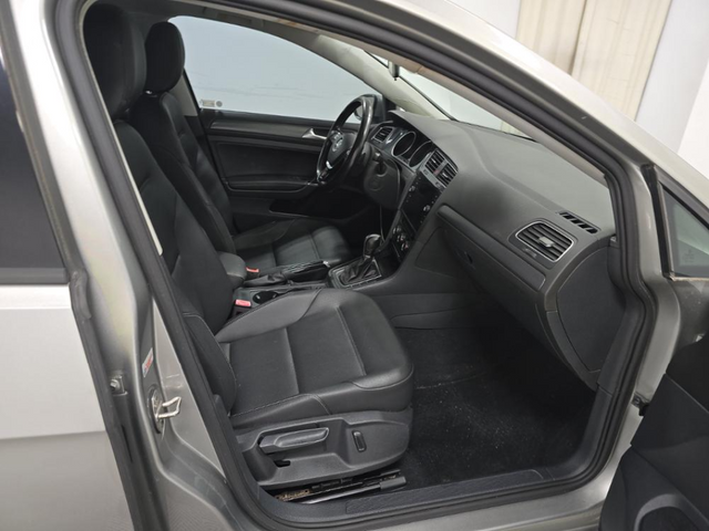 2018 Volkswagen Golf TSI SE photo 12