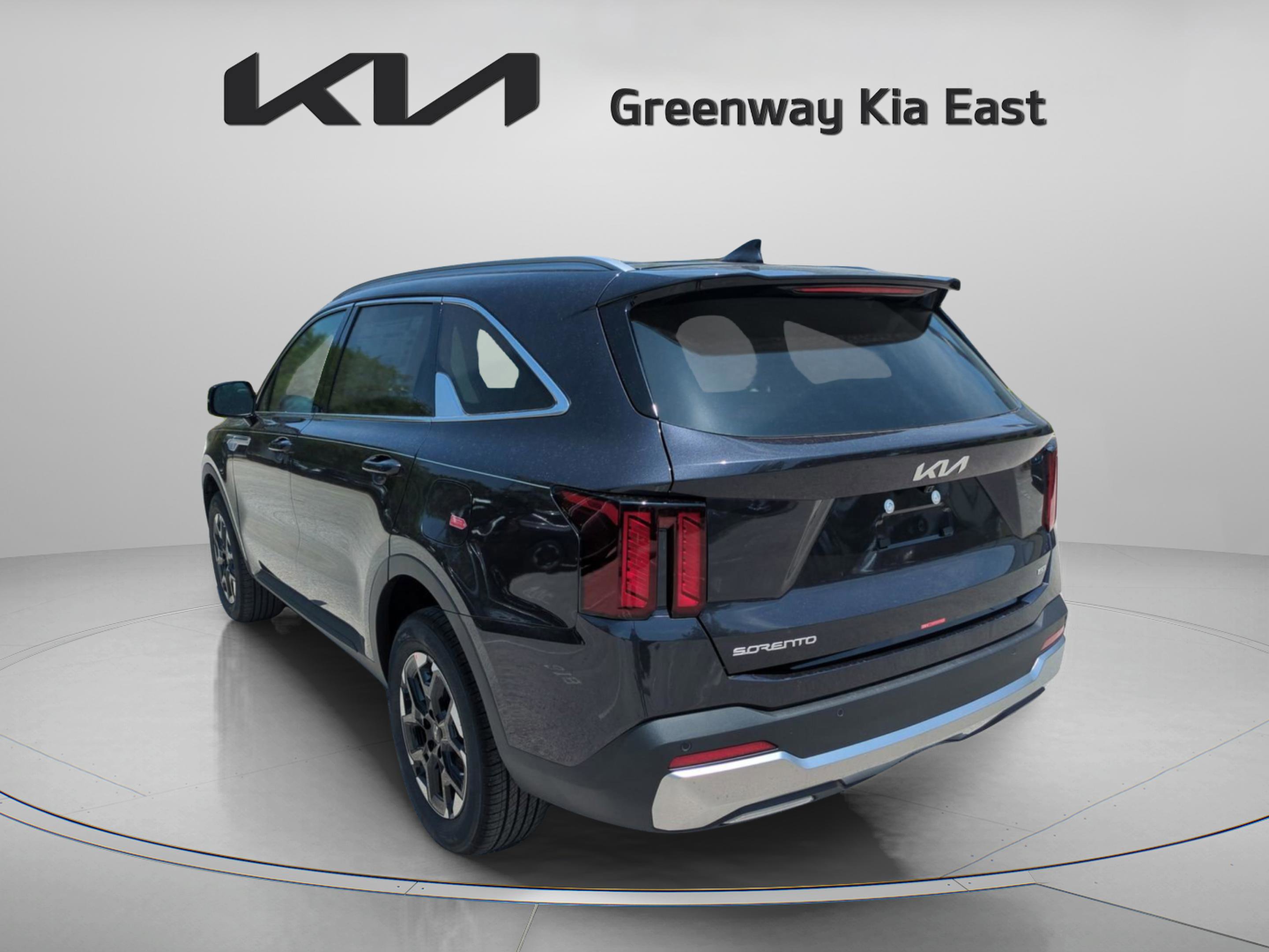 2025 Kia Sorento S photo 3