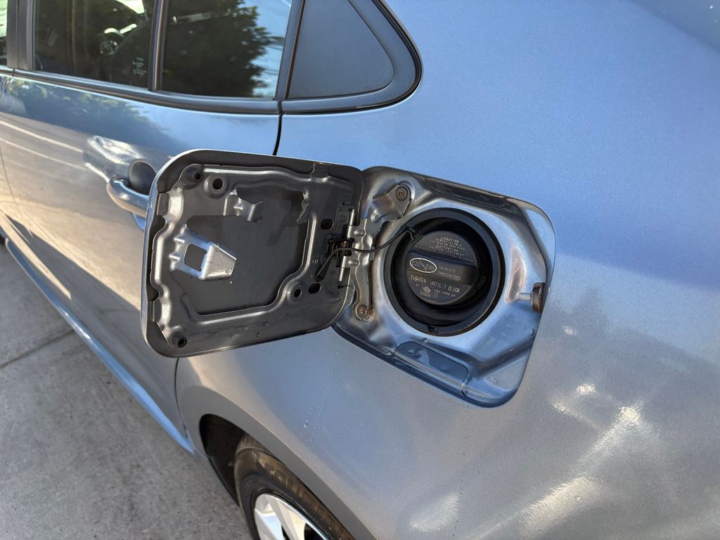 2021 Toyota Corolla LE photo 30
