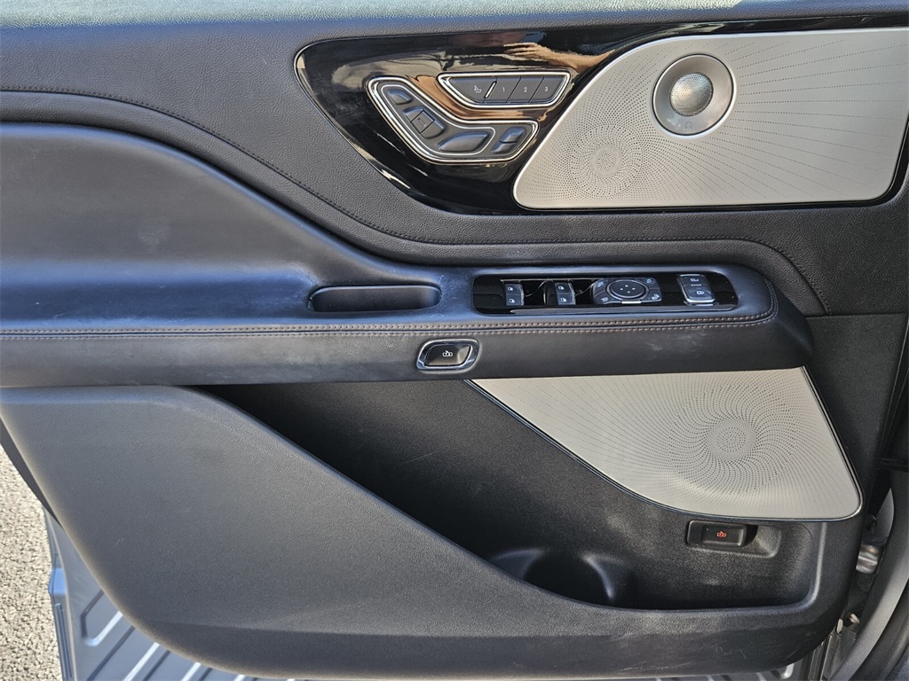 2021 Lincoln Aviator Grand Touring photo 23
