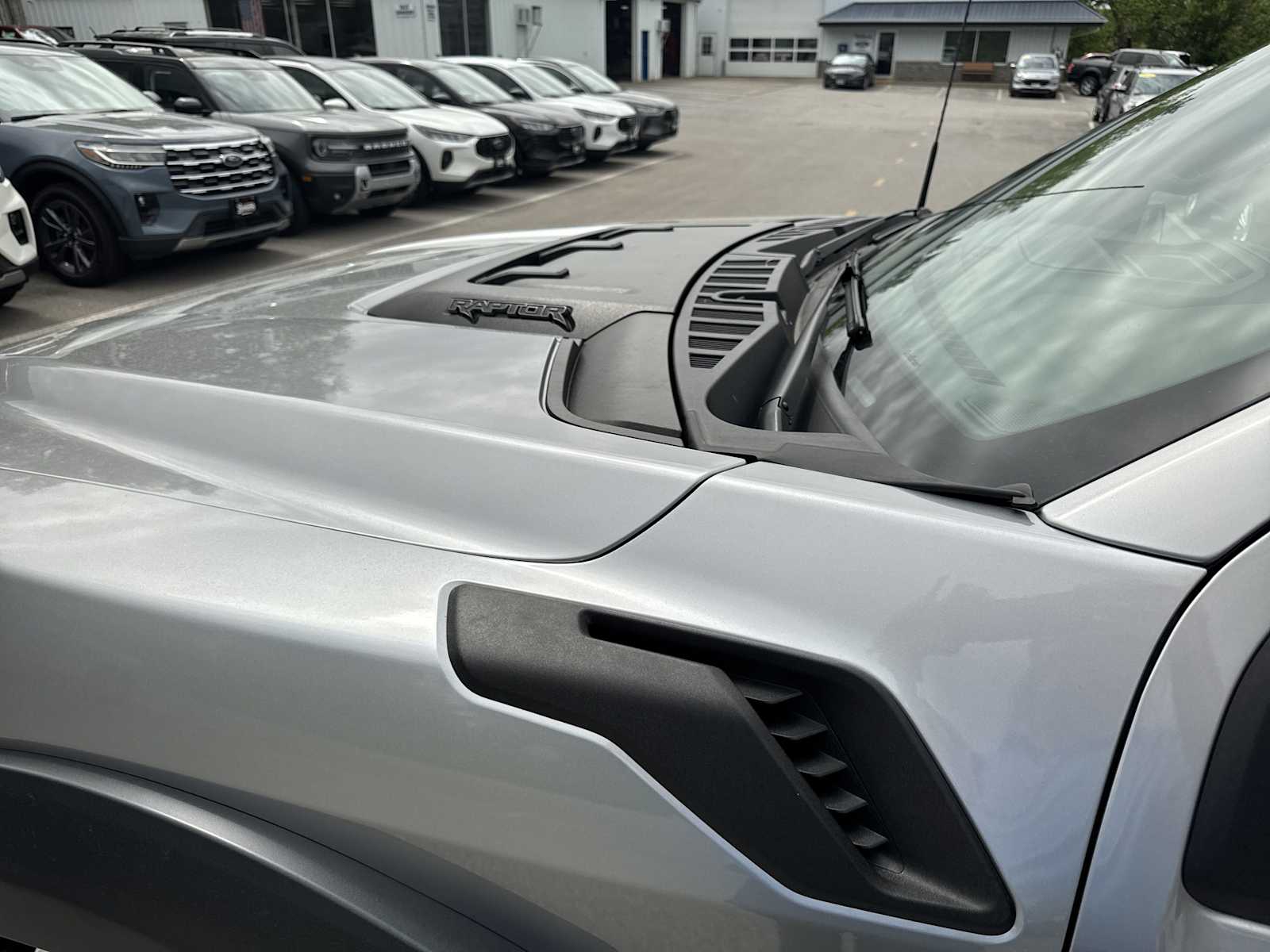 2023 Ford F-150 Raptor photo 19