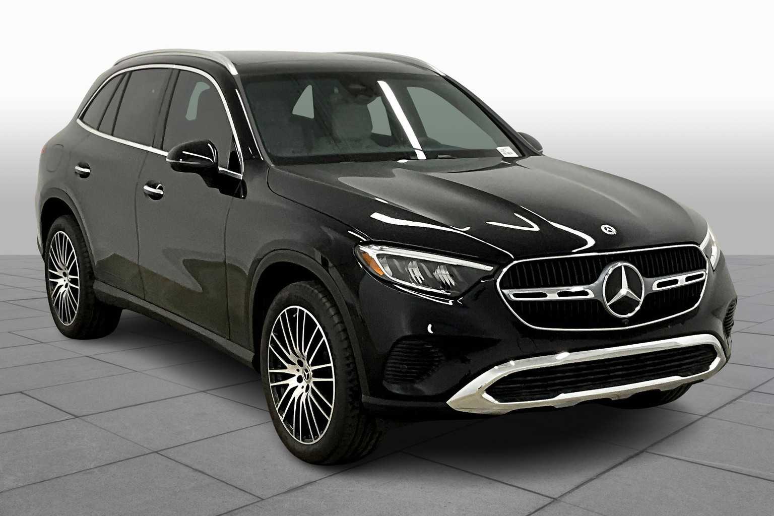 2025 Mercedes Benz GLC 300 photo 2