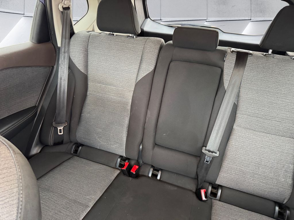 2023 Nissan Rogue SV photo 18