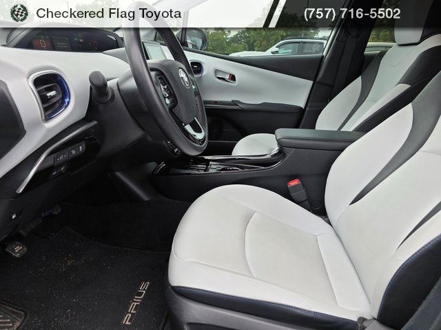 2021 Toyota Prius Limited photo 7