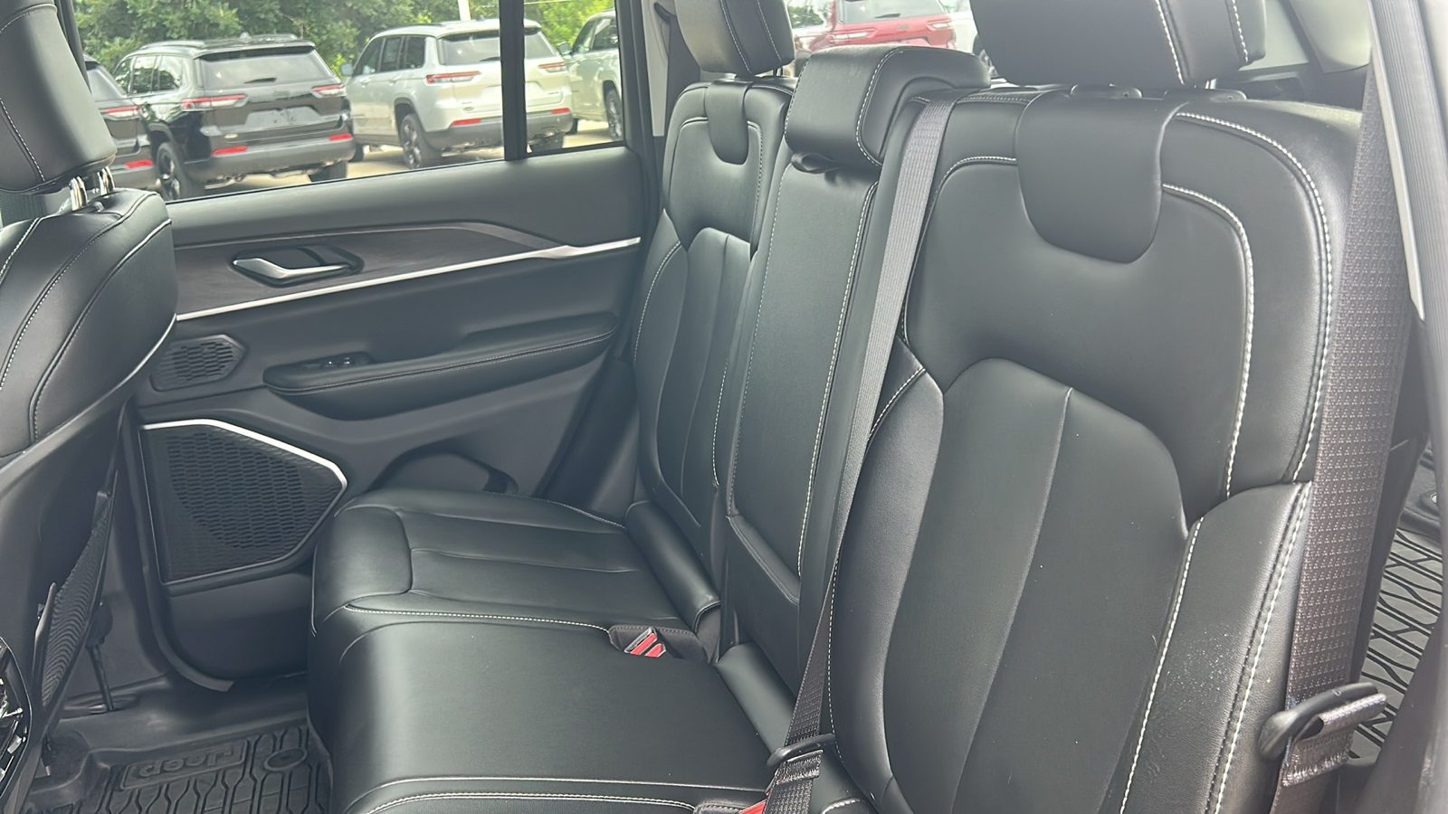 2023 Jeep Cherokee Base photo 11