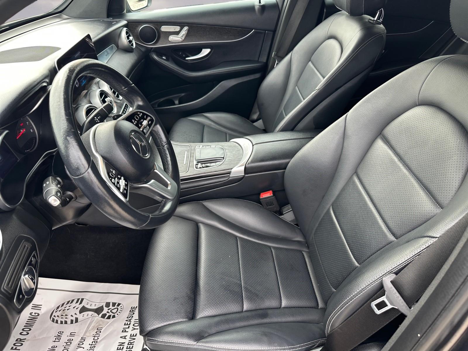 2022 Mercedes Benz GLC 300 photo 9