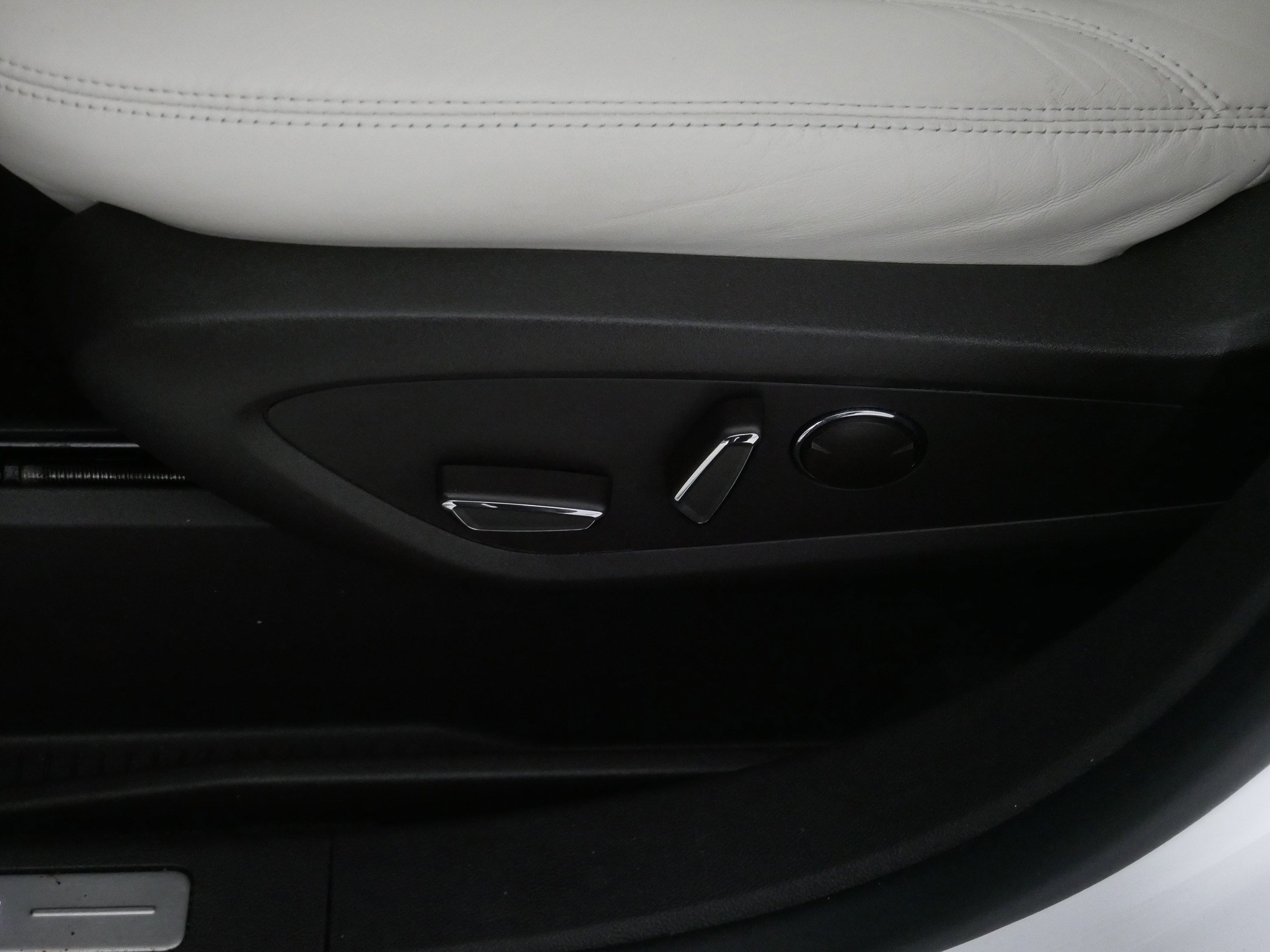 2022 Lincoln Nautilus Black Label photo 18