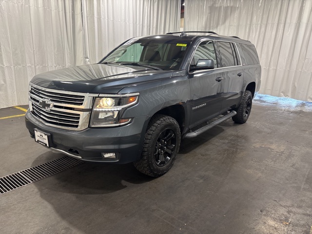 2019 Chevrolet Suburban LT photo 3