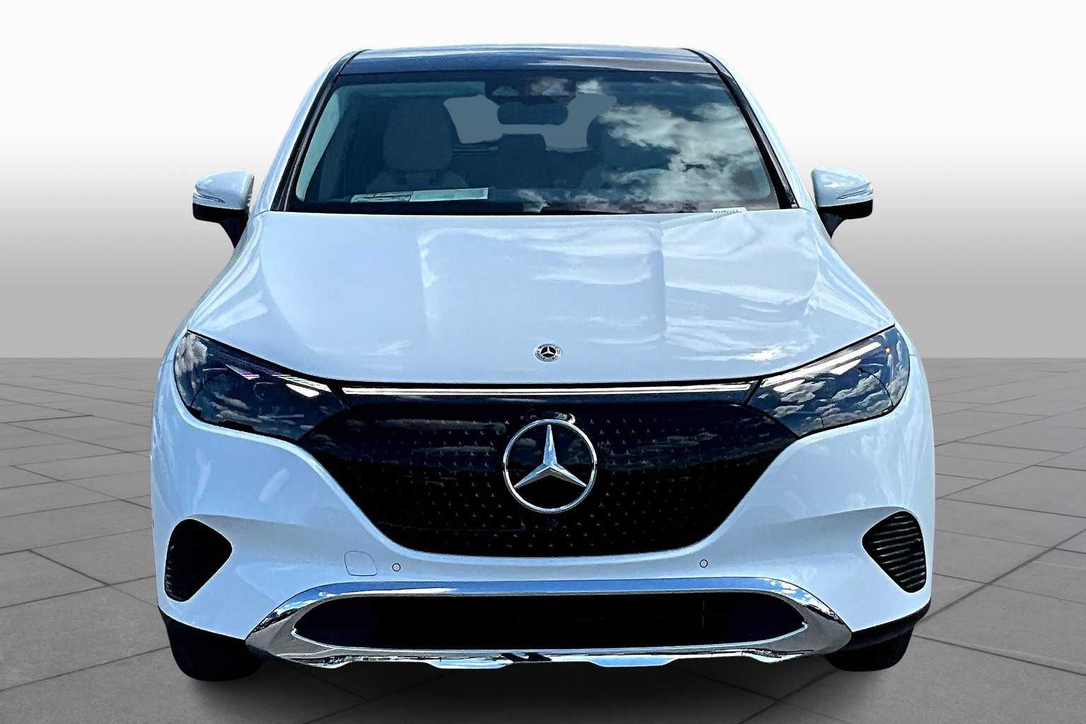 2026 Mercedes Benz EQE SUV photo 3