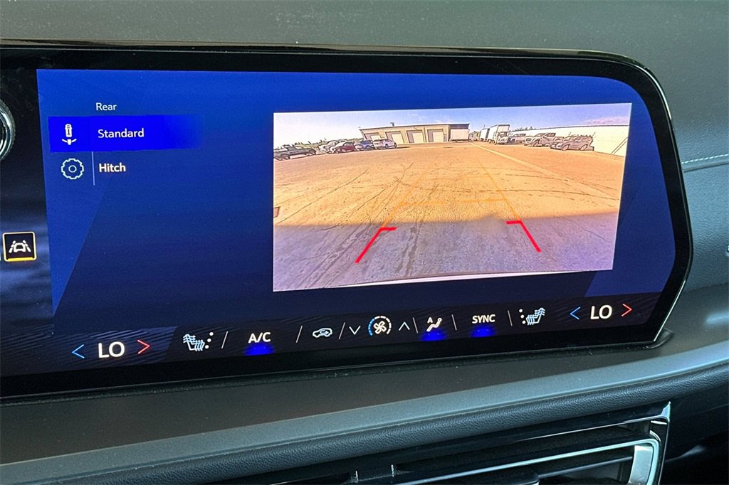 2025 Chevrolet Traverse photo 21