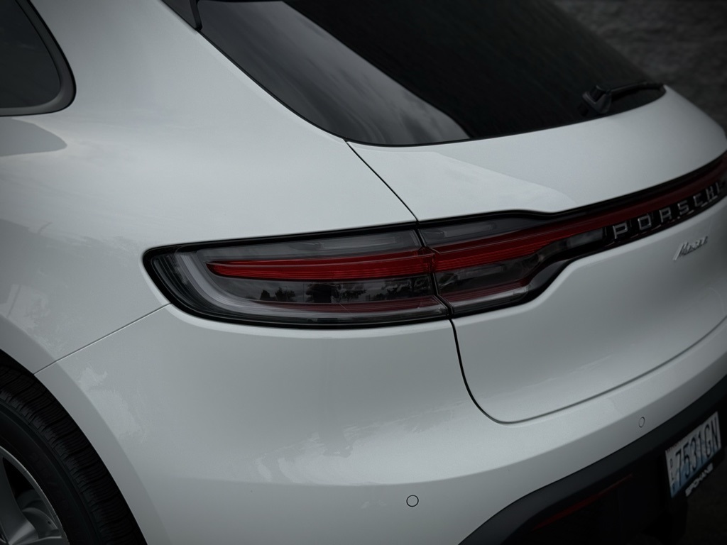 2025 Porsche Macan T photo 13