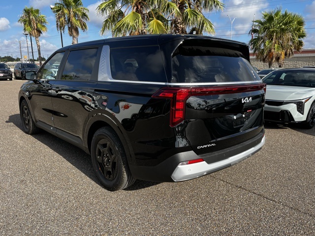 2026 Kia Carnival LXS photo 5