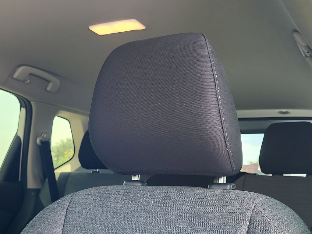 2023 Nissan Rogue SV photo 9