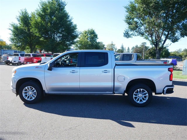 2022 Chevrolet Silverado 1500 RST photo 4