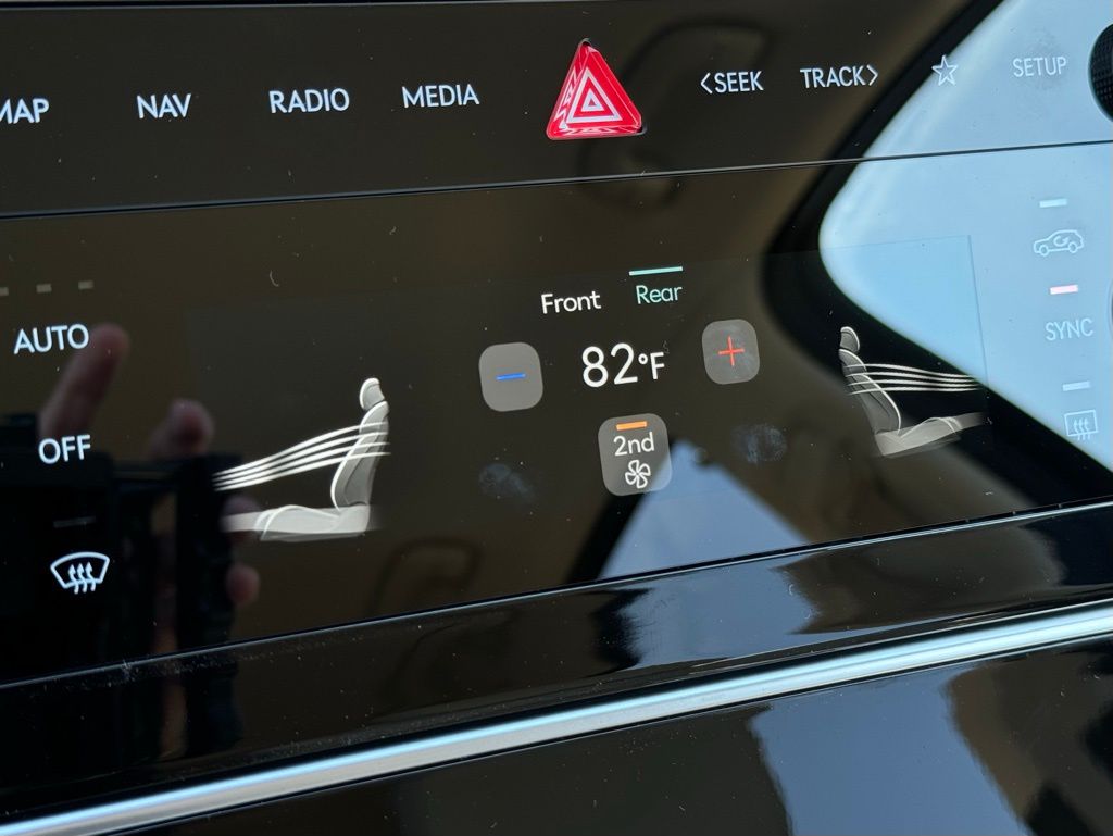 2025 Genesis GV80 2.5T AWD photo 27