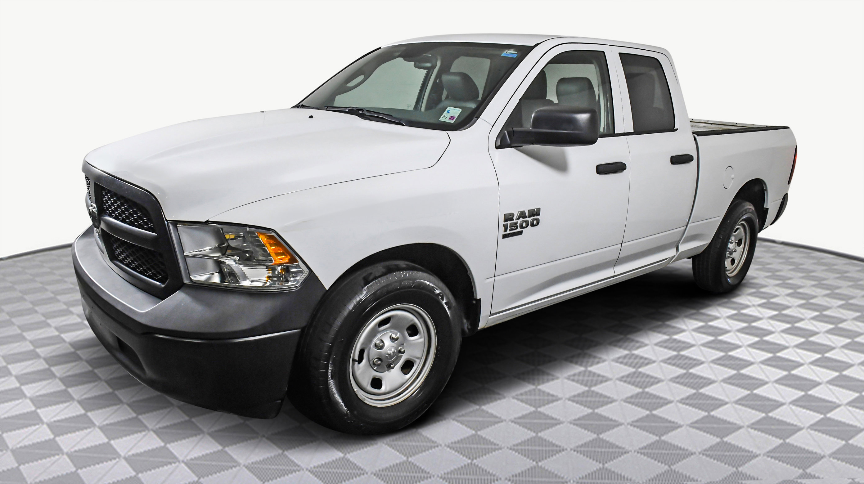 2019 Ram 1500 Classic Tradesman photo 3