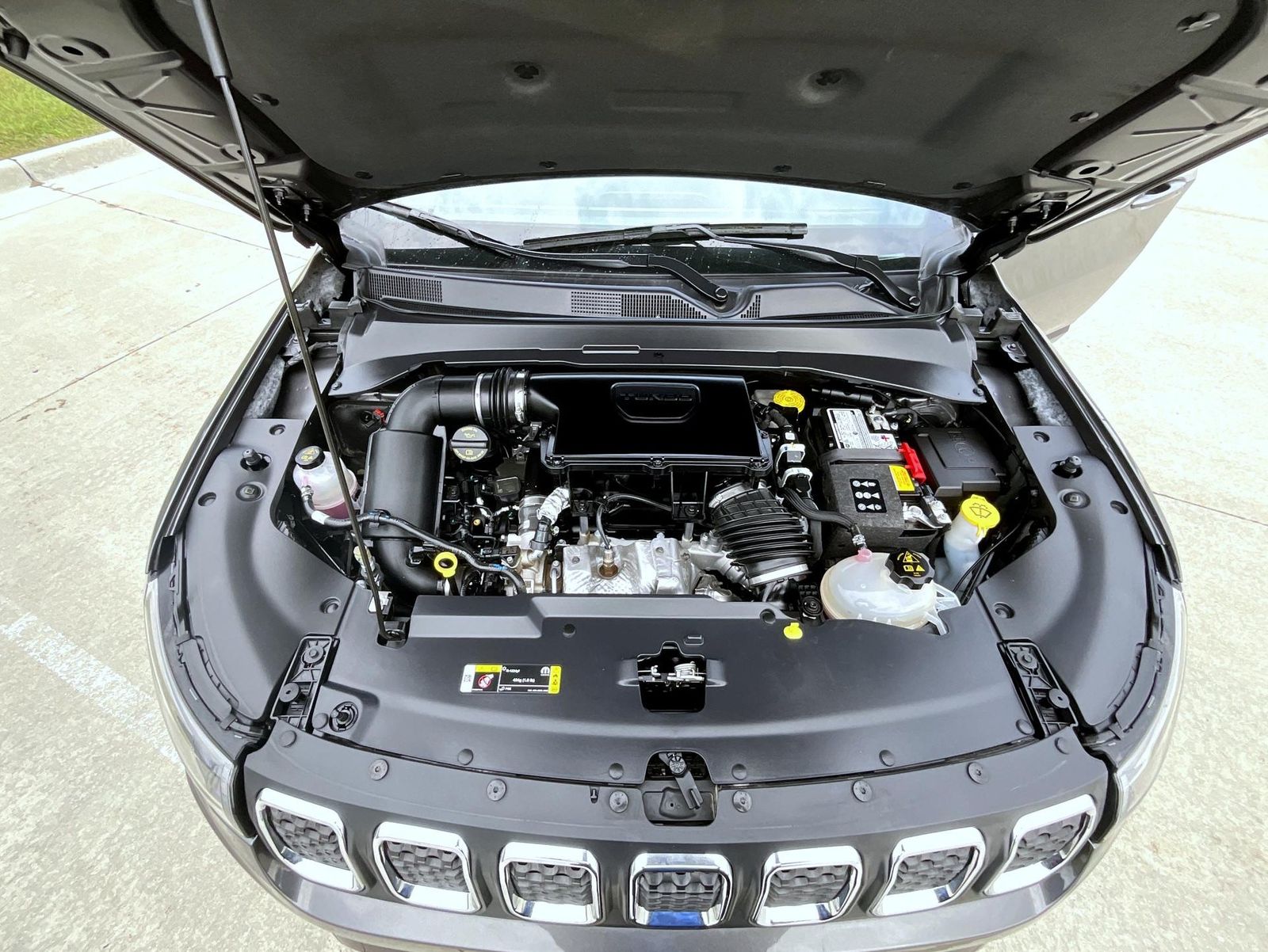 2023 Jeep Compass Latitude Lux photo 24