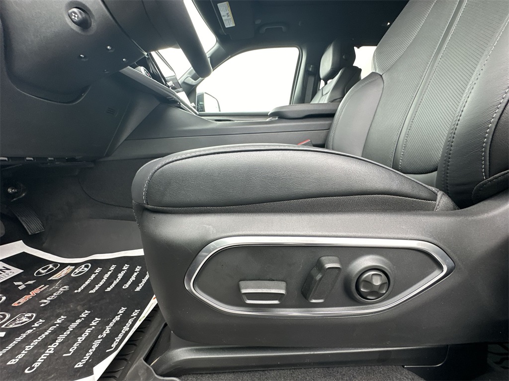 2024 Jeep Wagoneer Series III photo 12