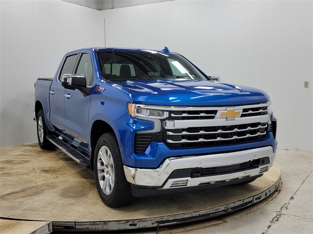 2022 Chevrolet Silverado 1500 LTZ photo 3
