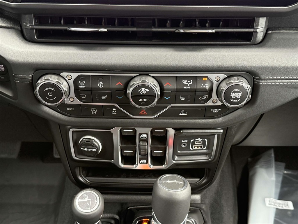 2025 Jeep Gladiator Sport photo 19