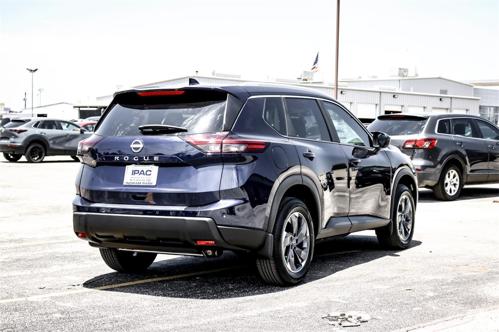 2025 Nissan Rogue SV photo 4