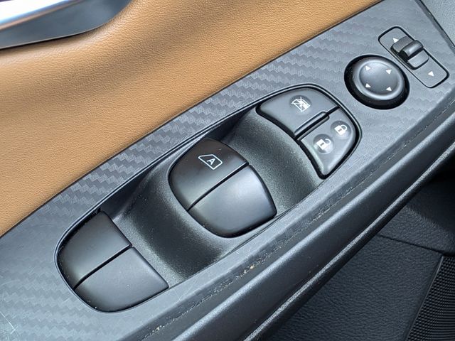 2025 Nissan Sentra SV photo 21