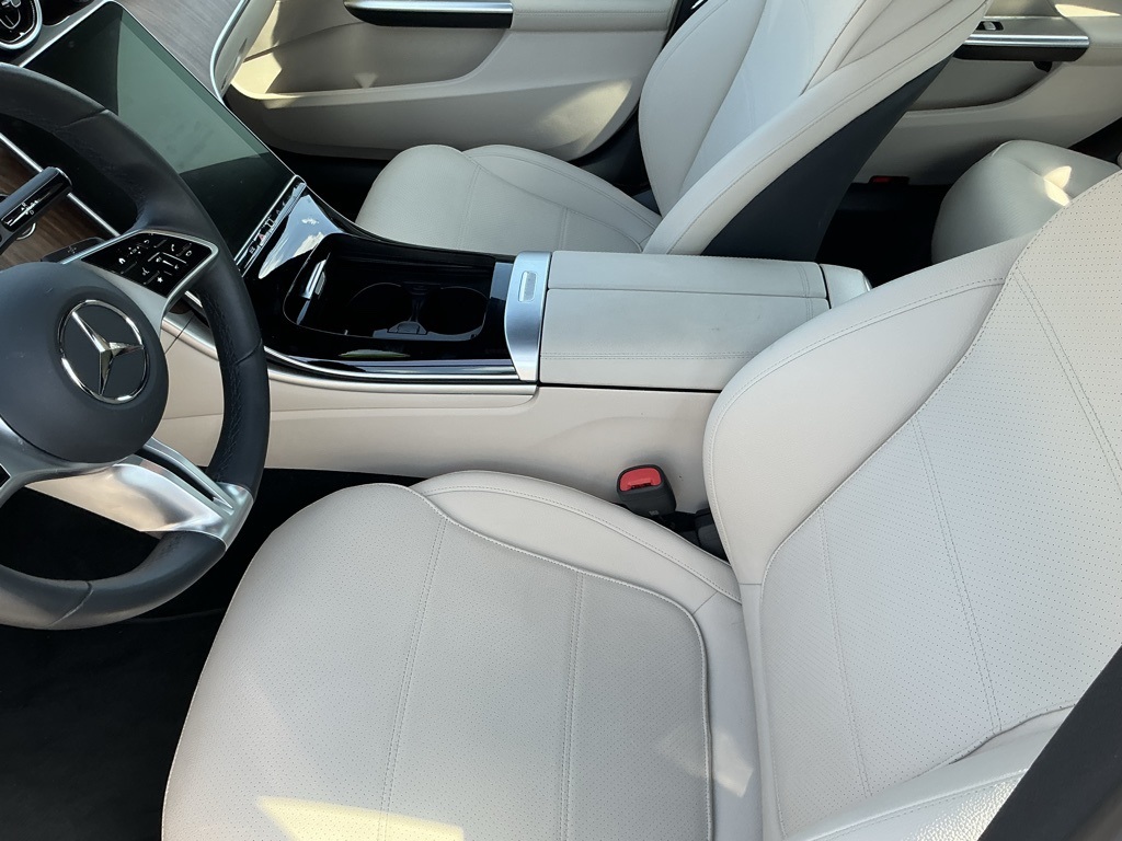 2025 Mercedes Benz C 300 4MATIC photo 4