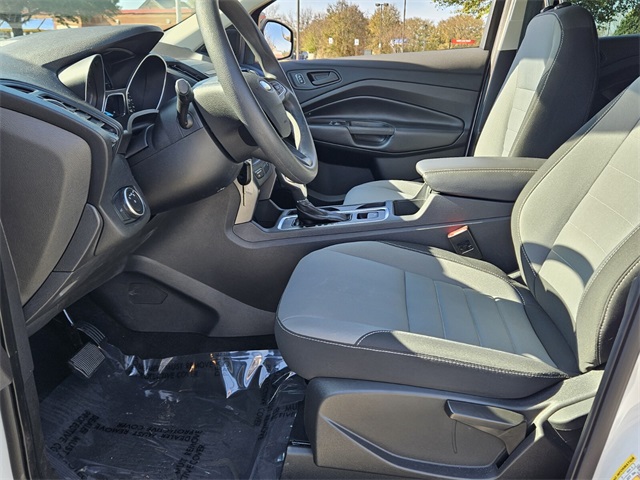 2019 Ford Escape S photo 4