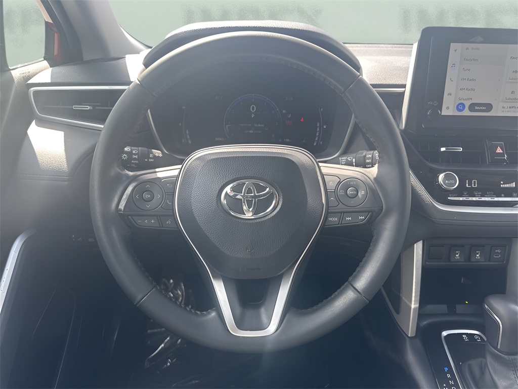 2024 Toyota Corolla Cross XLE photo 13