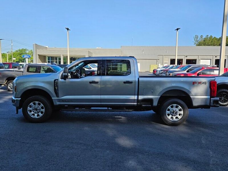 2024 Ford F-250 XLT photo 4
