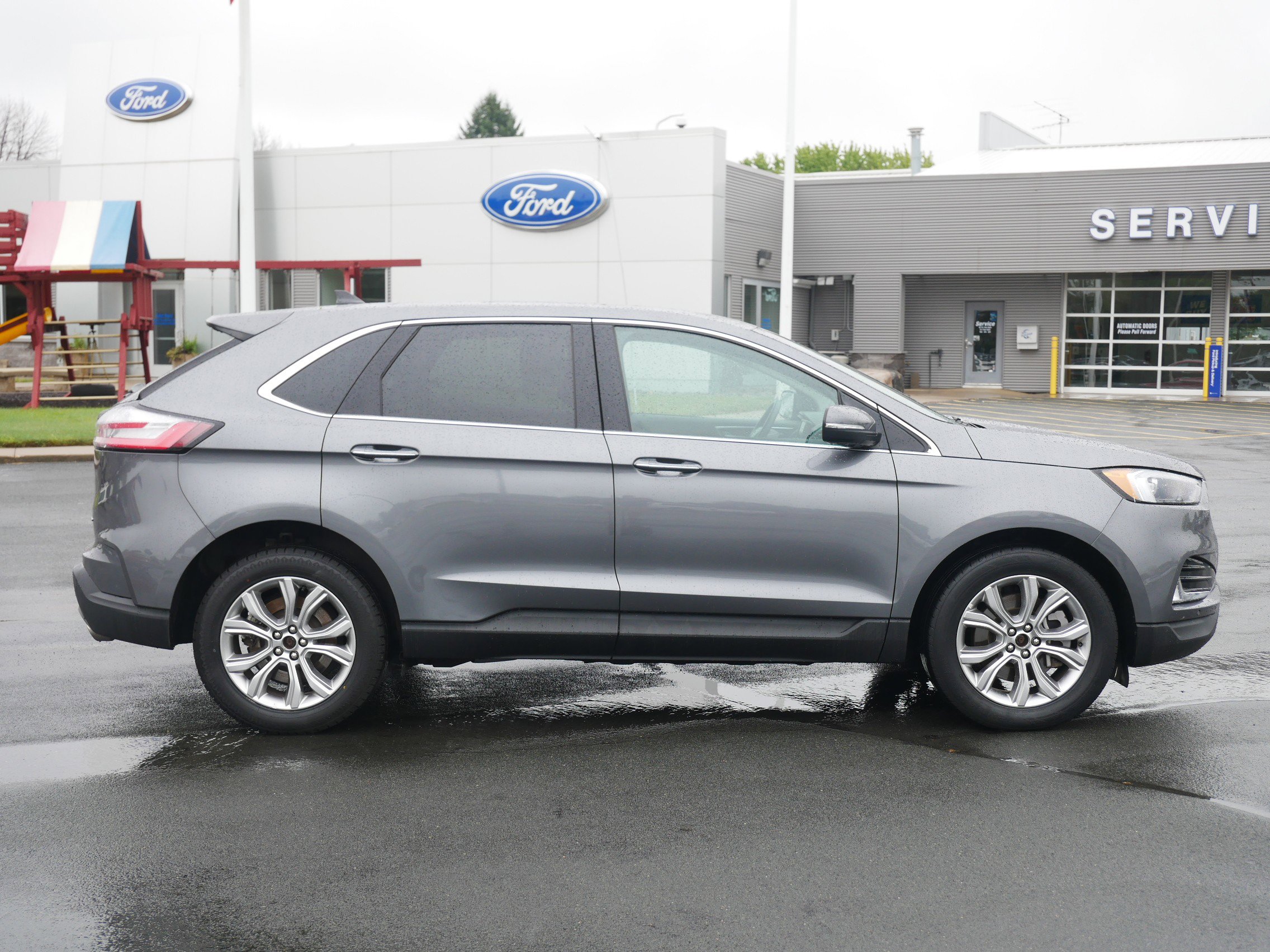2024 Ford Edge Titanium photo 6