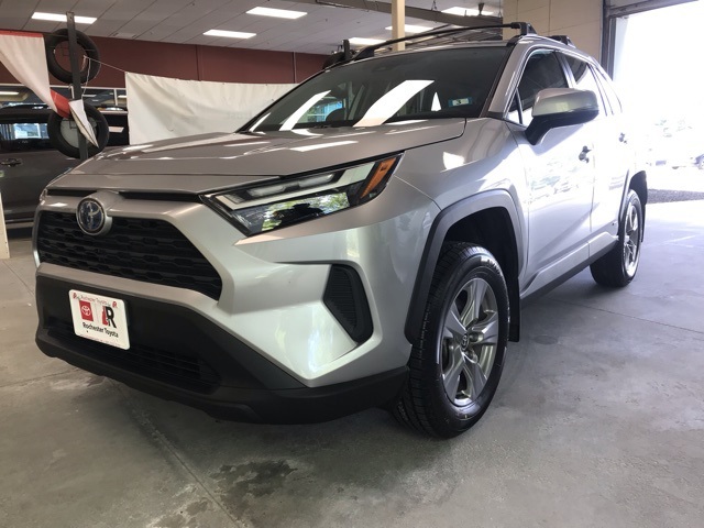 2024 Toyota RAV4 Hybrid XLE photo 6