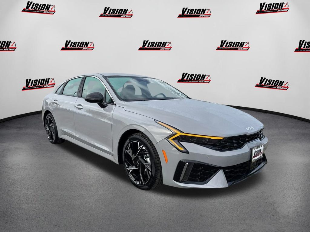 2025 Kia K5 GT-Line photo 3