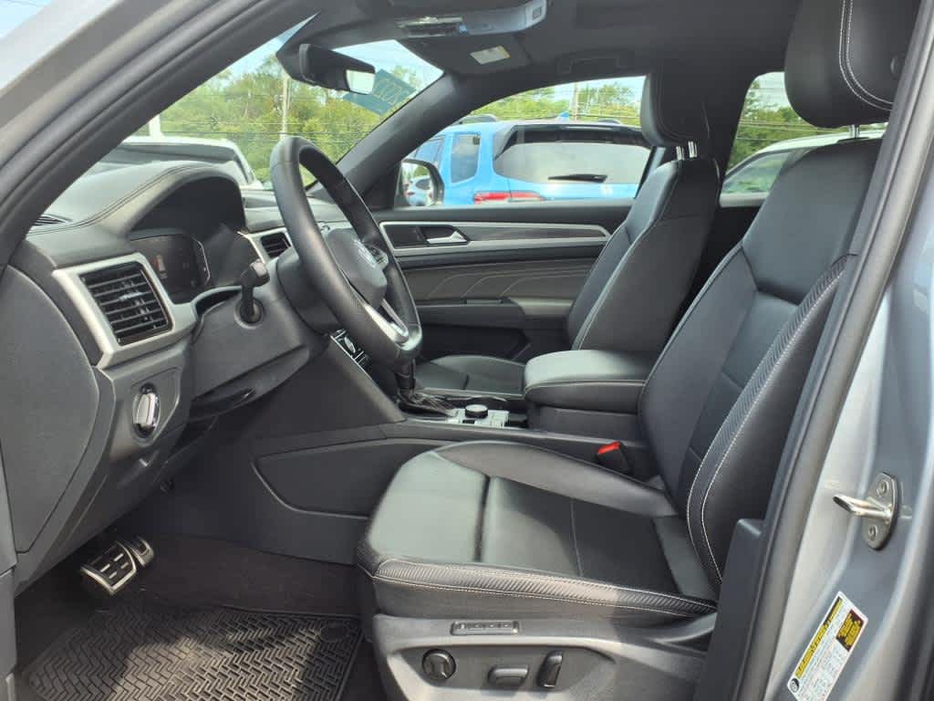 2022 Volkswagen Atlas Cross Sport SEL R-Line photo 11