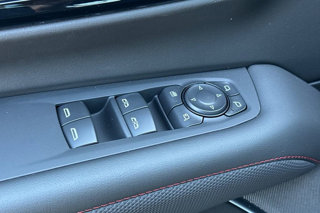 2025 Chevrolet Suburban RST photo 11