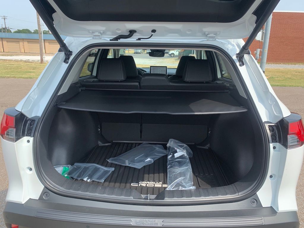 2026 Toyota Corolla Cross XLE photo 25