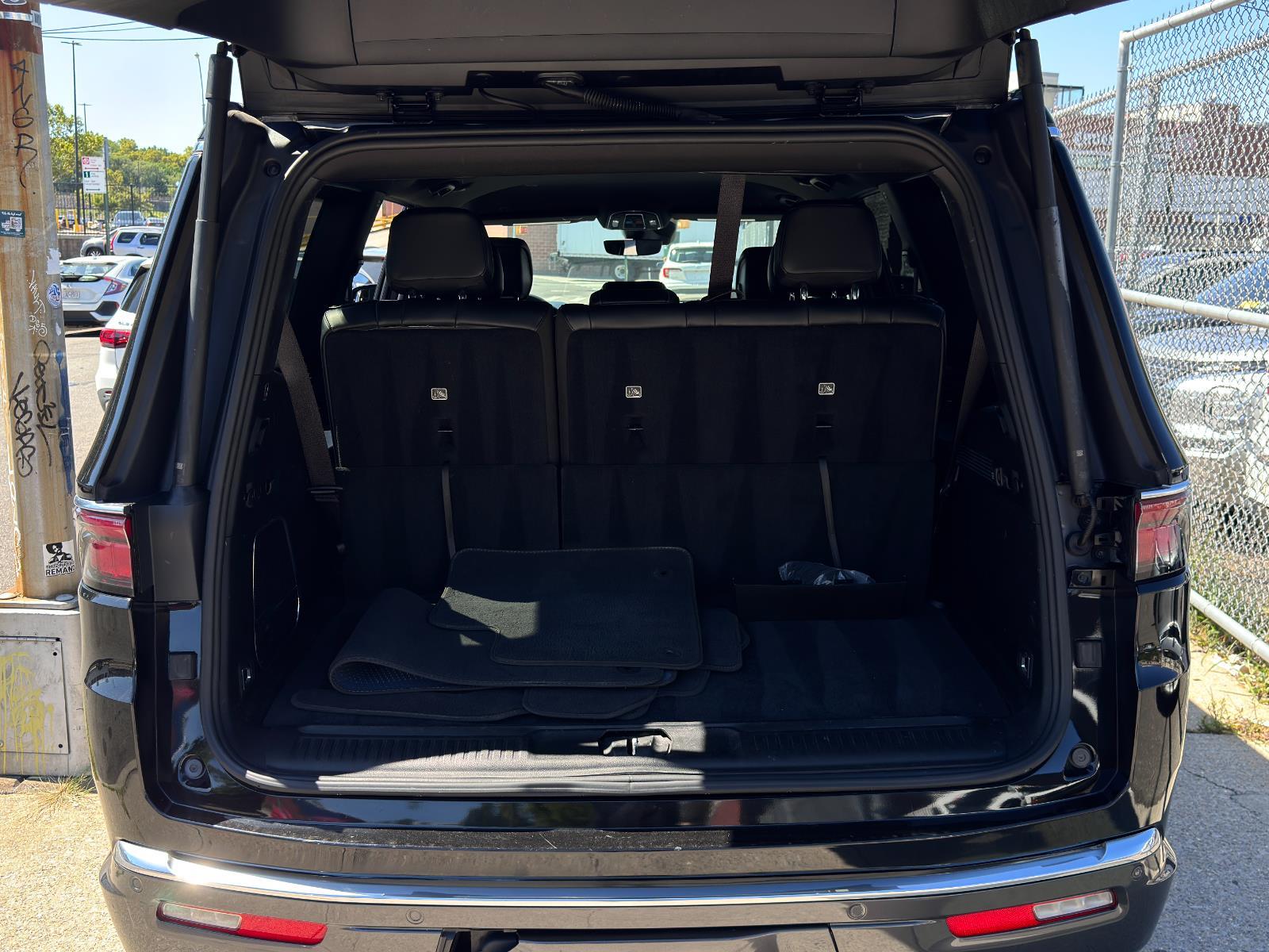 2022 Jeep Wagoneer Series II photo 8