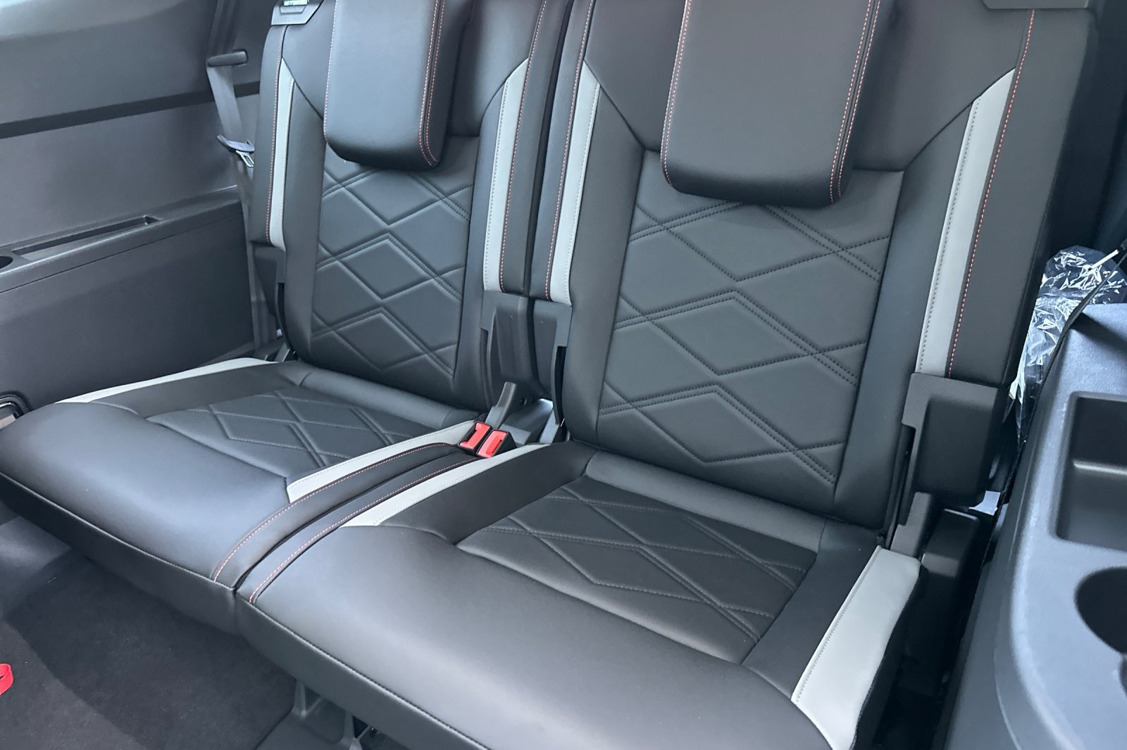 2025 Volkswagen Atlas Peak Edition SE photo 13